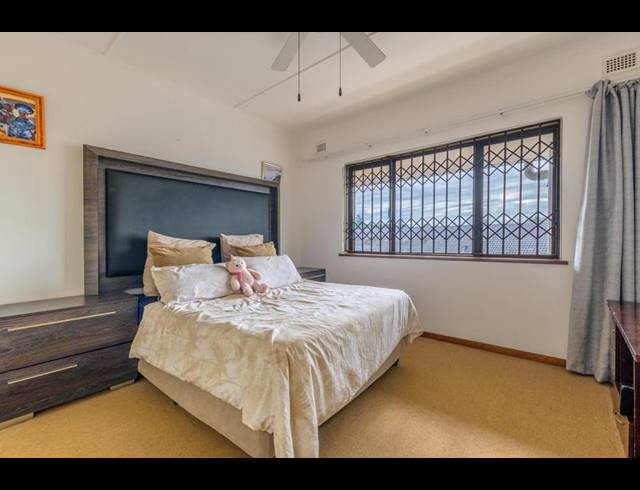 2 BEDROOM APARTMENT FOR SALE IN CLARENDON